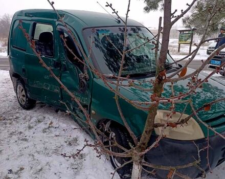 Пежо Партнер вант.-пас., об'ємом двигуна 1.6 л та пробігом 320 тис. км за 2500 $, фото 1 на Automoto.ua