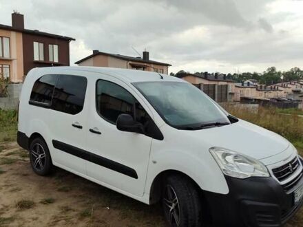 Пежо Партнер груз.-пасс. 2015 в Ровно на Automoto.ua Пежо Партнер груз.-пасс., объемом двигателя 1.56 л и пробегом 274 тыс. км за 8650 $, фото 1 на Automoto.ua