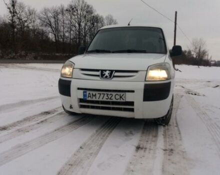 Белый Пежо Партнер пасс., объемом двигателя 1.6 л и пробегом 210 тыс. км за 4950 $, фото 1 на Automoto.ua