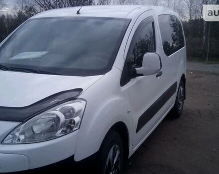 Белый Пежо Партнер пасс., объемом двигателя 1.6 л и пробегом 195 тыс. км за 6000 $, фото 1 на Automoto.ua