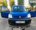 Синий Пежо Партнер пасс., объемом двигателя 1.4 л и пробегом 255 тыс. км за 4200 $, фото 1 на Automoto.ua
