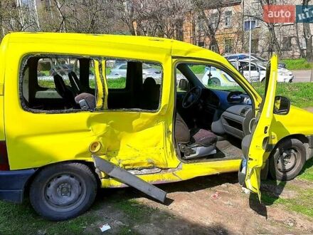 Пежо Партнер груз.-пасс. 1999 в Днепре (Днепропетровске) на Automoto.ua Желтый Пежо Партнер груз.-пасс., объемом двигателя 1.87 л и пробегом 243 тыс. км за 1100 $, фото 1 на Automoto.ua