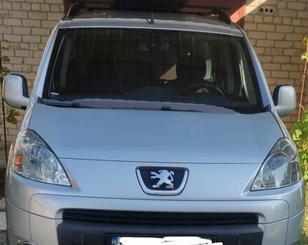 Пежо Партнер груз.-пасс. 2008 в Александрие на Automoto.ua Серый Пежо Партнер груз.-пасс., объемом двигателя 1.6 л и пробегом 211 тыс. км за 7400 $, фото 1 на Automoto.ua