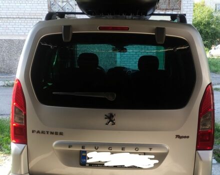 Серый Пежо Партнер груз.-пасс., объемом двигателя 1.6 л и пробегом 211 тыс. км за 7400 $, фото 1 на Automoto.ua