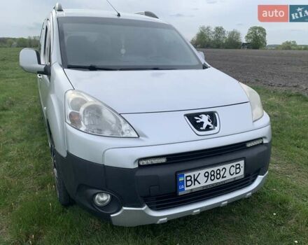Серый Пежо Партнер груз.-пасс., объемом двигателя 1.59 л и пробегом 232 тыс. км за 8250 $, фото 1 на Automoto.ua