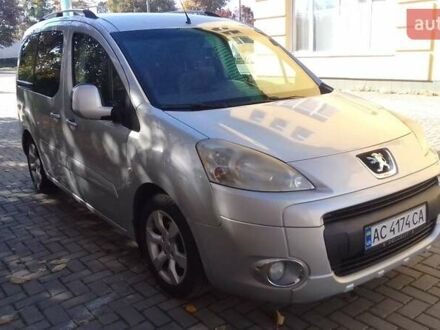 Пежо Партнер груз.-пасс. 2011 в Луцке на Automoto.ua Серый Пежо Партнер груз.-пасс., объемом двигателя 1.6 л и пробегом 246 тыс. км за 7100 $, фото 1 на Automoto.ua