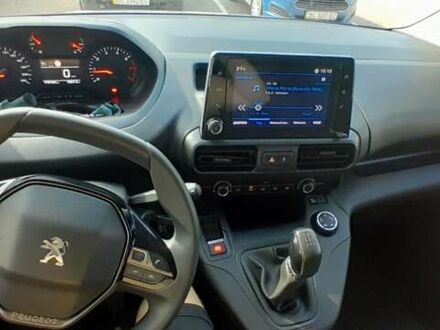 Пежо Партнер груз.-пасс. 2020 в Львове на Automoto.ua Серый Пежо Партнер груз.-пасс., объемом двигателя 1.5 л и пробегом 180 тыс. км за 16900 $, фото 1 на Automoto.ua