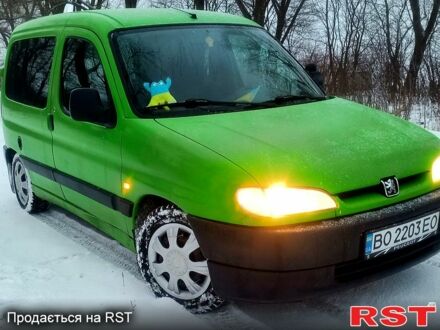 Пежо Партнер груз.-пасс. 2000 в Тернополе на Automoto.ua Зеленый Пежо Партнер груз.-пасс., объемом двигателя 1.9 л и пробегом 350 тыс. км за 2300 $, фото 1 на Automoto.ua