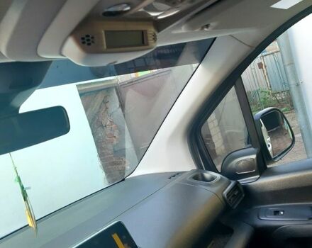 Белый Пежо Rifter, объемом двигателя 1.5 л и пробегом 16 тыс. км за 18000 $, фото 2 на Automoto.ua