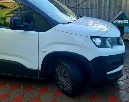 Белый Пежо Rifter, объемом двигателя 1.5 л и пробегом 16 тыс. км за 18000 $, фото 8 на Automoto.ua