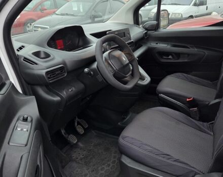 Білий Пежо Rifter, об'ємом двигуна 1.6 л та пробігом 170 тис. км за 13700 $, фото 4 на Automoto.ua