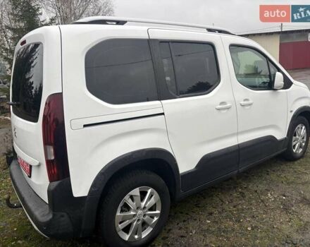 Белый Пежо Rifter, объемом двигателя 1.5 л и пробегом 110 тыс. км за 16900 $, фото 2 на Automoto.ua
