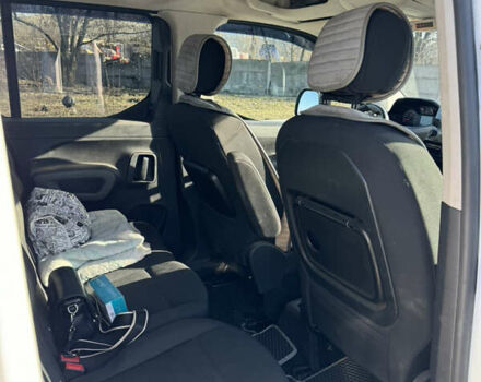 Белый Пежо Rifter, объемом двигателя 1.56 л и пробегом 105 тыс. км за 21500 $, фото 6 на Automoto.ua