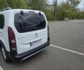 Білий Пежо Rifter, об'ємом двигуна 1.5 л та пробігом 142 тис. км за 20800 $, фото 6 на Automoto.ua