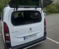 Белый Пежо Rifter, объемом двигателя 1.5 л и пробегом 142 тыс. км за 21000 $, фото 9 на Automoto.ua