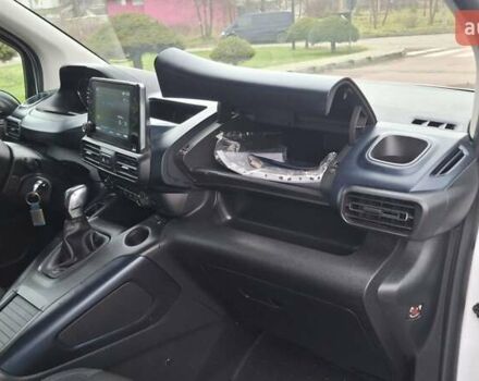 Белый Пежо Rifter, объемом двигателя 1.5 л и пробегом 153 тыс. км за 14999 $, фото 38 на Automoto.ua