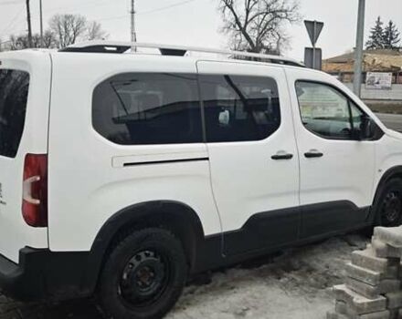 Белый Пежо Rifter, объемом двигателя 1.56 л и пробегом 150 тыс. км за 18500 $, фото 8 на Automoto.ua