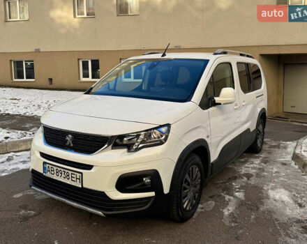 Белый Пежо Rifter, объемом двигателя 1.5 л и пробегом 72 тыс. км за 24450 $, фото 7 на Automoto.ua