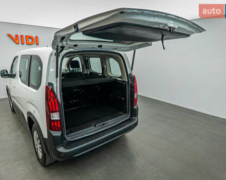 Белый Пежо Rifter, объемом двигателя 1.6 л и пробегом 189 тыс. км за 14014 $, фото 6 на Automoto.ua