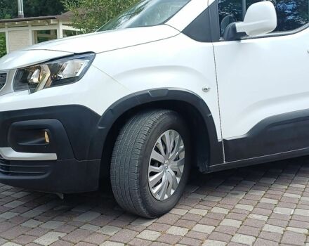 Білий Пежо Rifter, об'ємом двигуна 1.56 л та пробігом 57 тис. км за 17100 $, фото 10 на Automoto.ua