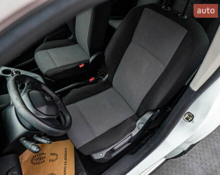 Белый Пежо Rifter, объемом двигателя 1.6 л и пробегом 149 тыс. км за 16148 $, фото 7 на Automoto.ua