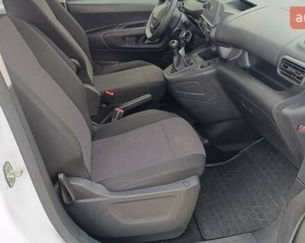 Білий Пежо Rifter, об'ємом двигуна 1.56 л та пробігом 138 тис. км за 14921 $, фото 5 на Automoto.ua