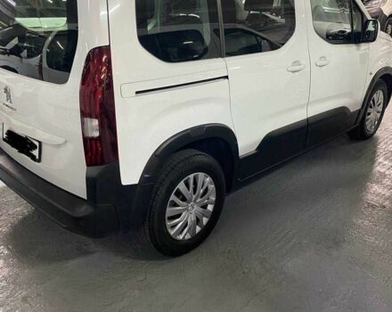 Білий Пежо Rifter, об'ємом двигуна 1.6 л та пробігом 142 тис. км за 13498 $, фото 2 на Automoto.ua