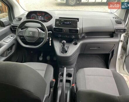 Белый Пежо Rifter, объемом двигателя 1.5 л и пробегом 256 тыс. км за 14900 $, фото 17 на Automoto.ua