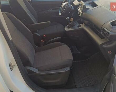 Білий Пежо Rifter, об'ємом двигуна 1.56 л та пробігом 107 тис. км за 15296 $, фото 5 на Automoto.ua