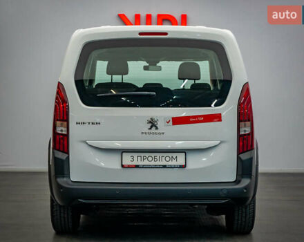 Белый Пежо Rifter, объемом двигателя 1.6 л и пробегом 189 тыс. км за 14014 $, фото 5 на Automoto.ua