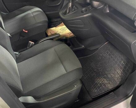 Білий Пежо Rifter, об'ємом двигуна 1.6 л та пробігом 142 тис. км за 13498 $, фото 15 на Automoto.ua