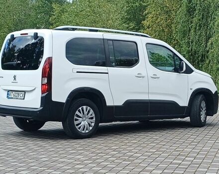 Білий Пежо Rifter, об'ємом двигуна 1.56 л та пробігом 57 тис. км за 17100 $, фото 5 на Automoto.ua