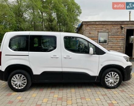 Белый Пежо Rifter, объемом двигателя 1.5 л и пробегом 256 тыс. км за 14900 $, фото 3 на Automoto.ua