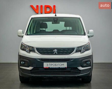 Белый Пежо Rifter, объемом двигателя 1.6 л и пробегом 189 тыс. км за 14014 $, фото 4 на Automoto.ua