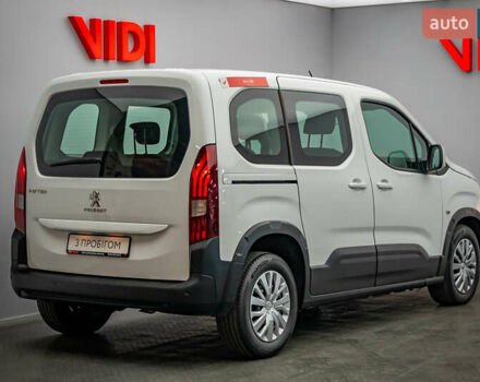 Білий Пежо Rifter, об'ємом двигуна 1.6 л та пробігом 203 тис. км за 13981 $, фото 1 на Automoto.ua