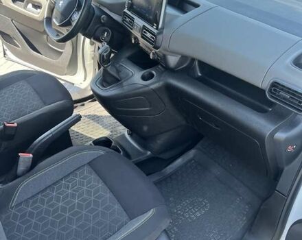 Белый Пежо Rifter, объемом двигателя 1.5 л и пробегом 206 тыс. км за 15500 $, фото 16 на Automoto.ua