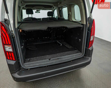 Белый Пежо Rifter, объемом двигателя 1.6 л и пробегом 149 тыс. км за 16148 $, фото 19 на Automoto.ua