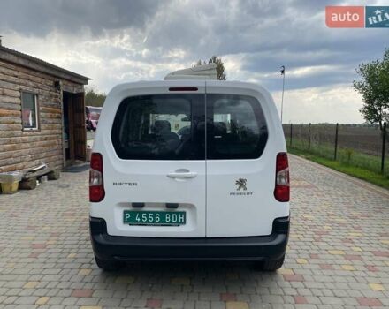 Белый Пежо Rifter, объемом двигателя 1.5 л и пробегом 256 тыс. км за 14900 $, фото 6 на Automoto.ua