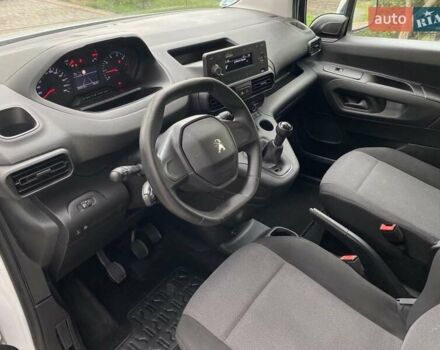 Белый Пежо Rifter, объемом двигателя 1.5 л и пробегом 256 тыс. км за 14900 $, фото 43 на Automoto.ua