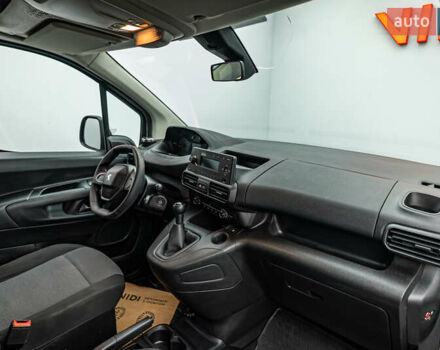 Белый Пежо Rifter, объемом двигателя 1.6 л и пробегом 189 тыс. км за 14014 $, фото 8 на Automoto.ua