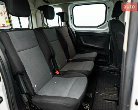 Білий Пежо Rifter, об'ємом двигуна 1.6 л та пробігом 203 тис. км за 13981 $, фото 9 на Automoto.ua