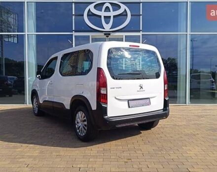 Білий Пежо Rifter, об'ємом двигуна 1.56 л та пробігом 107 тис. км за 15296 $, фото 1 на Automoto.ua