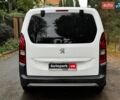 Білий Пежо Rifter, об'ємом двигуна 1.5 л та пробігом 168 тис. км за 18540 $, фото 10 на Automoto.ua
