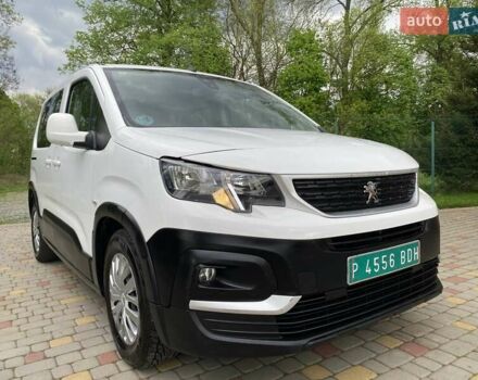 Белый Пежо Rifter, объемом двигателя 1.5 л и пробегом 256 тыс. км за 14900 $, фото 1 на Automoto.ua