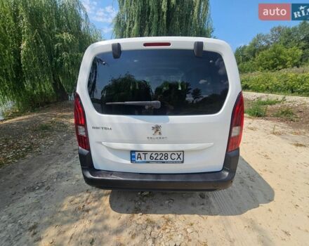 Білий Пежо Rifter, об'ємом двигуна 1.56 л та пробігом 56 тис. км за 17500 $, фото 11 на Automoto.ua