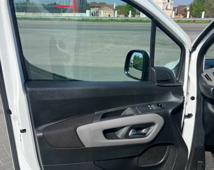 Белый Пежо Rifter, объемом двигателя 1.5 л и пробегом 206 тыс. км за 15500 $, фото 8 на Automoto.ua