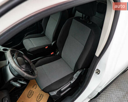 Белый Пежо Rifter, объемом двигателя 1.6 л и пробегом 189 тыс. км за 14014 $, фото 7 на Automoto.ua