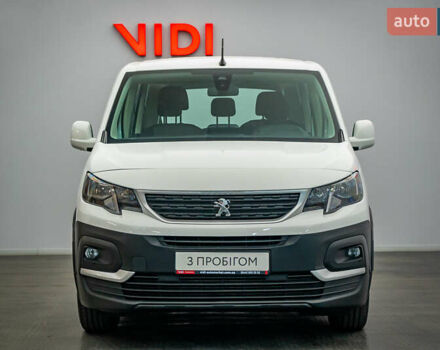 Білий Пежо Rifter, об'ємом двигуна 1.6 л та пробігом 203 тис. км за 13981 $, фото 4 на Automoto.ua