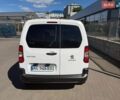 Білий Пежо Rifter, об'ємом двигуна 1.56 л та пробігом 57 тис. км за 17500 $, фото 5 на Automoto.ua