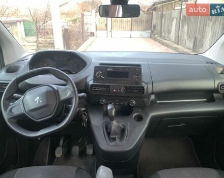Белый Пежо Rifter, объемом двигателя 1.56 л и пробегом 60 тыс. км за 18000 $, фото 11 на Automoto.ua